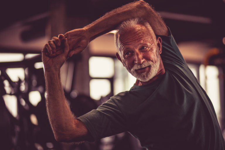 Cvičení pro seniory: Posílení držení těla, mobility a rovnováhy za pouhých 14 minut